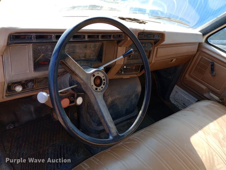 image for item NY9501 1989 Ford F600 dump flatbed truck