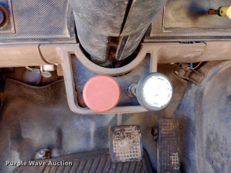 image for item NY9501 1989 Ford F600 dump flatbed truck