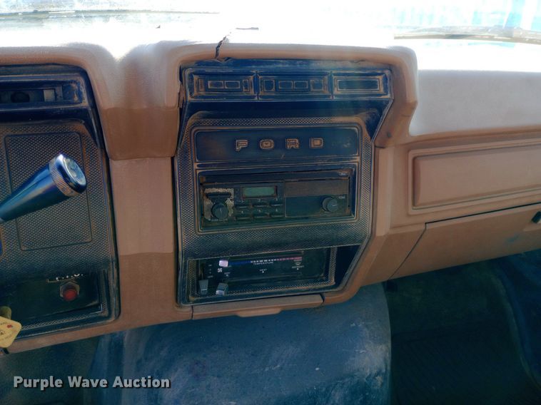 image for item NY9501 1989 Ford F600 dump flatbed truck