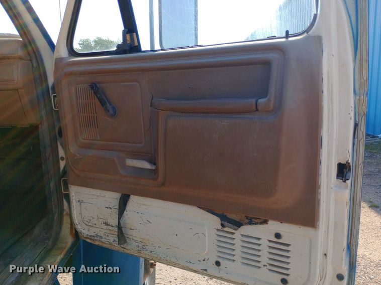 image for item NY9501 1989 Ford F600 dump flatbed truck