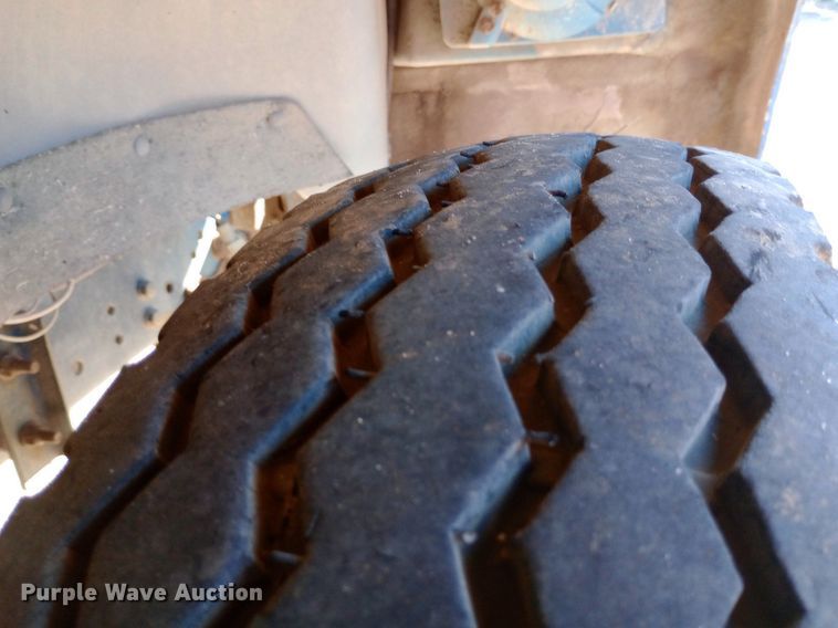 image for item NY9501 1989 Ford F600 dump flatbed truck