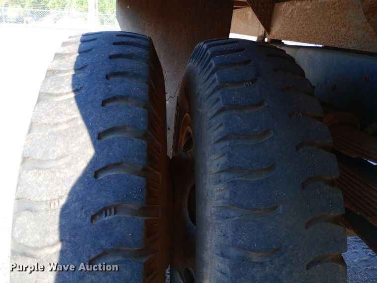 image for item NY9501 1989 Ford F600 dump flatbed truck