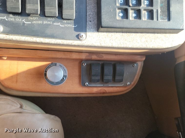 image for item OD9666 1997 Monaco Navigator RV