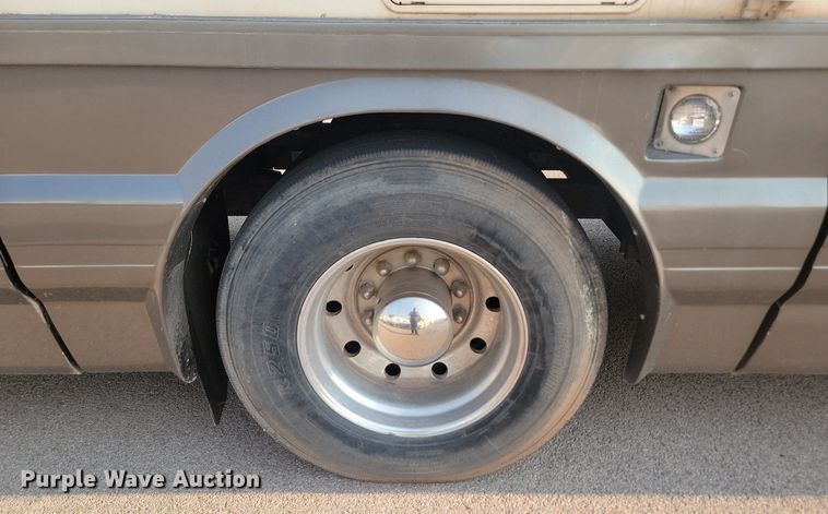 image for item OD9666 1997 Monaco Navigator RV