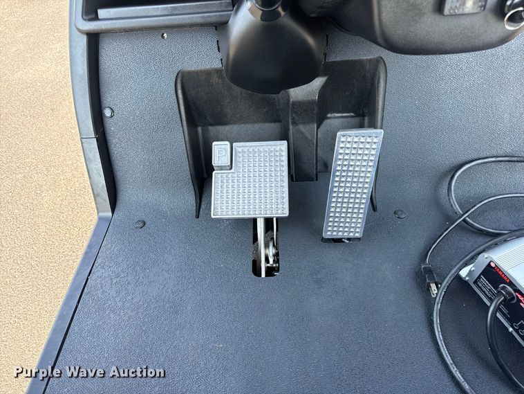 image for item OF9978 2014 Yamaha YDREX5 golf cart