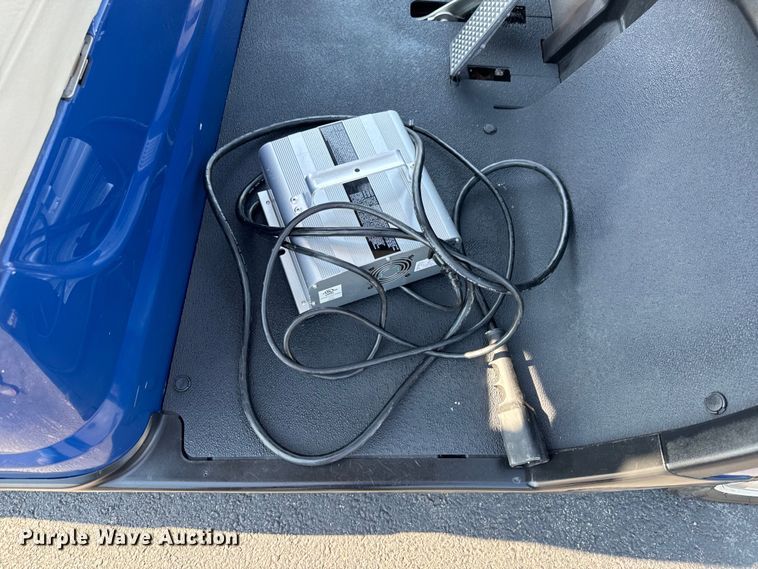 image for item OF9978 2014 Yamaha YDREX5 golf cart