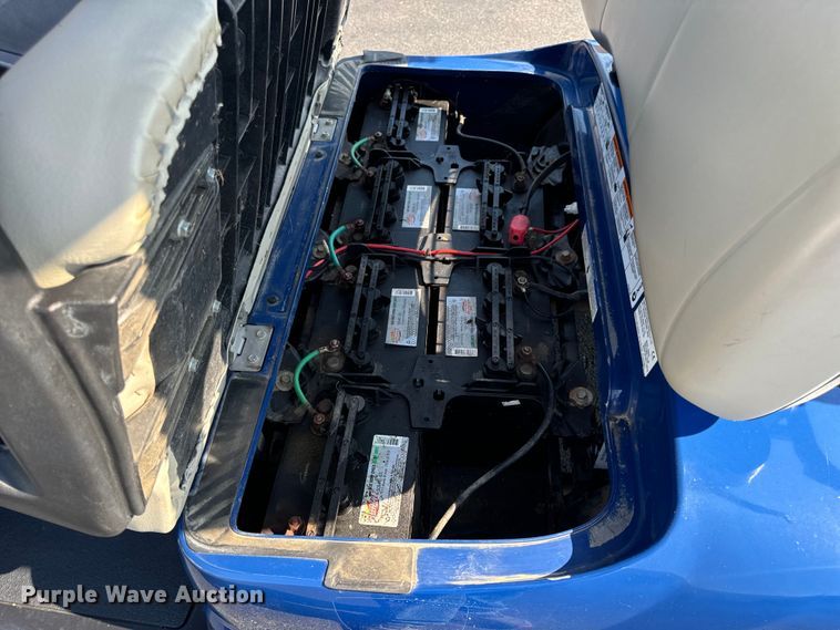 image for item OF9978 2014 Yamaha YDREX5 golf cart