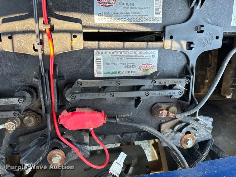 image for item OF9978 2014 Yamaha YDREX5 golf cart