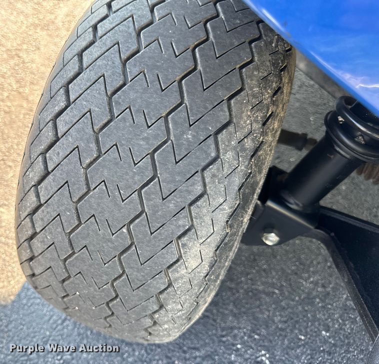 image for item OF9978 2014 Yamaha YDREX5 golf cart