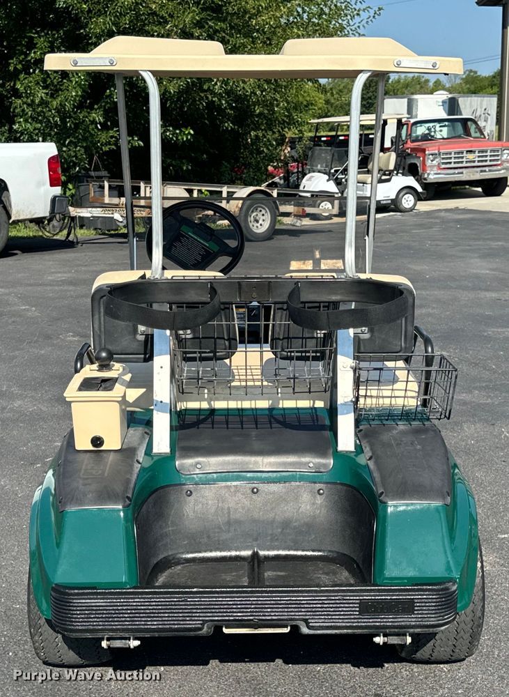 image for item OF9979 1999 Club Car DS golf cart