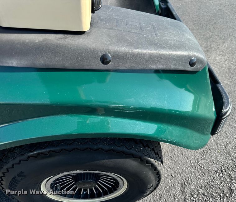 image for item OF9979 1999 Club Car DS golf cart