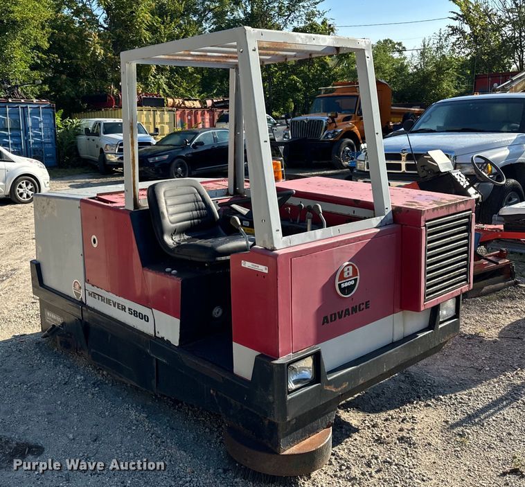 image for item OG9636 1986 Advanced  Retriever 5800 sweeper