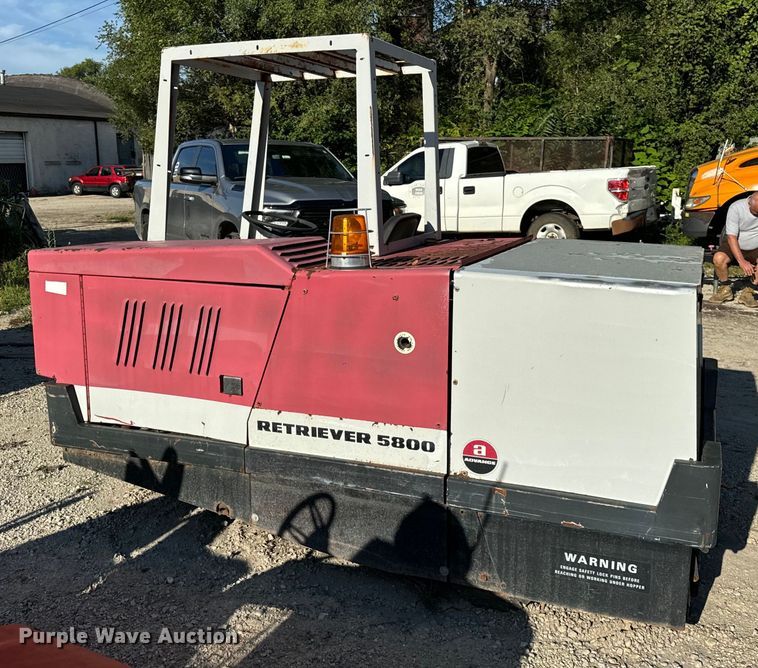 image for item OG9636 1986 Advanced  Retriever 5800 sweeper