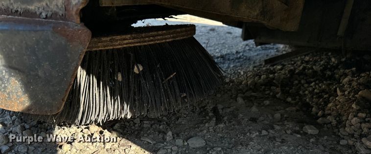 image for item OG9636 1986 Advanced  Retriever 5800 sweeper