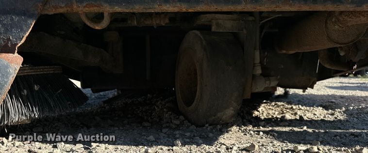 image for item OG9636 1986 Advanced  Retriever 5800 sweeper