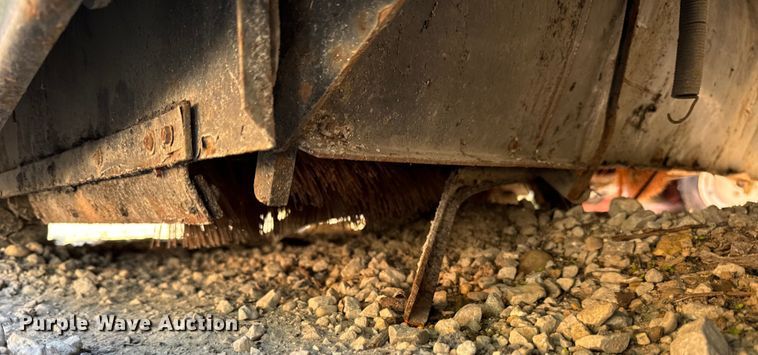 image for item OG9636 1986 Advanced  Retriever 5800 sweeper