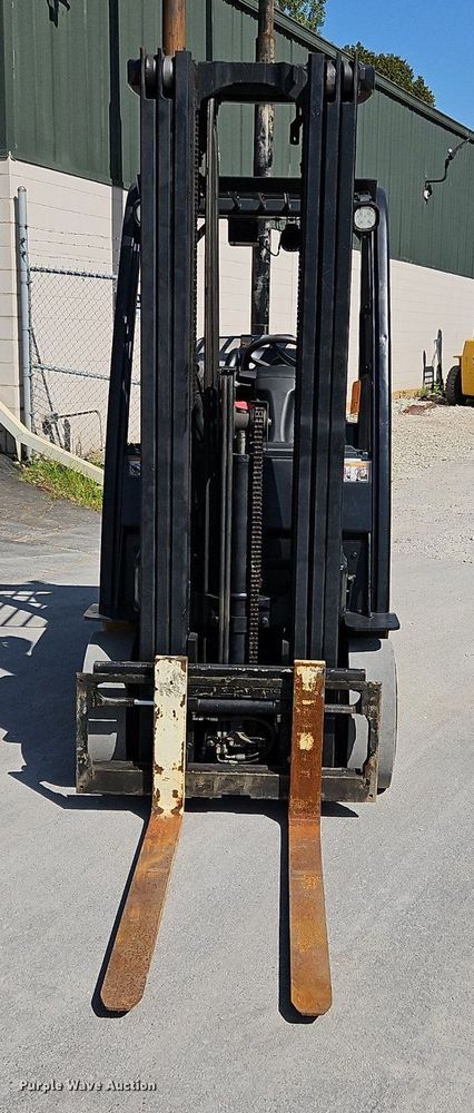 image for item OJ9825 Yale  GLC050VXNVSE094 forklift