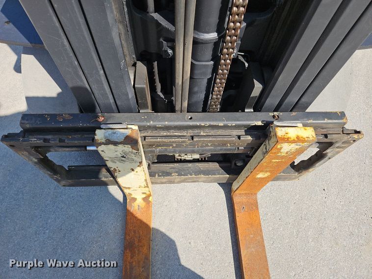 image for item OJ9825 Yale  GLC050VXNVSE094 forklift