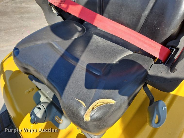 image for item OJ9825 Yale  GLC050VXNVSE094 forklift