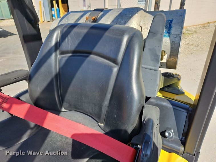 image for item OJ9825 Yale  GLC050VXNVSE094 forklift