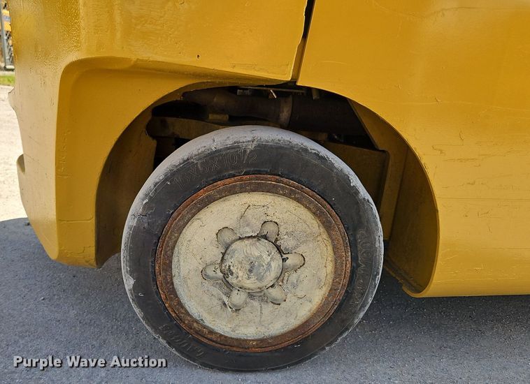 image for item OJ9825 Yale  GLC050VXNVSE094 forklift