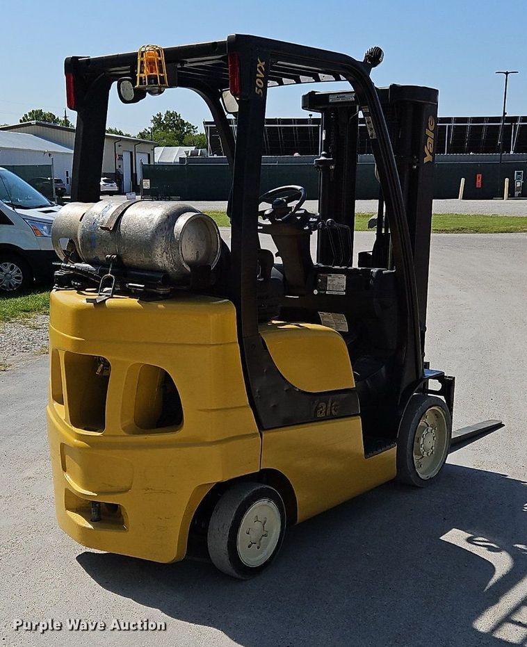 image for item OJ9826 Yale GLC050VXNVSE083 forklift