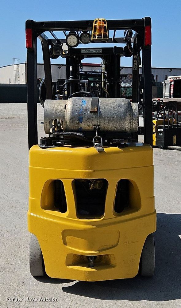 image for item OJ9826 Yale GLC050VXNVSE083 forklift