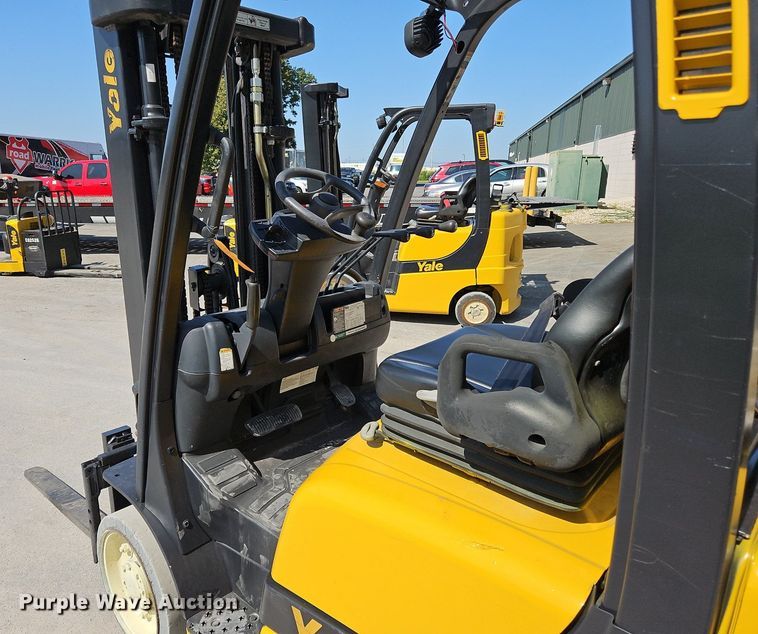 image for item OJ9826 Yale GLC050VXNVSE083 forklift