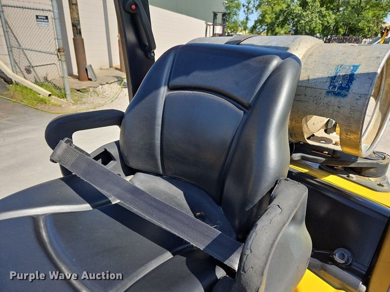 image for item OJ9826 Yale GLC050VXNVSE083 forklift