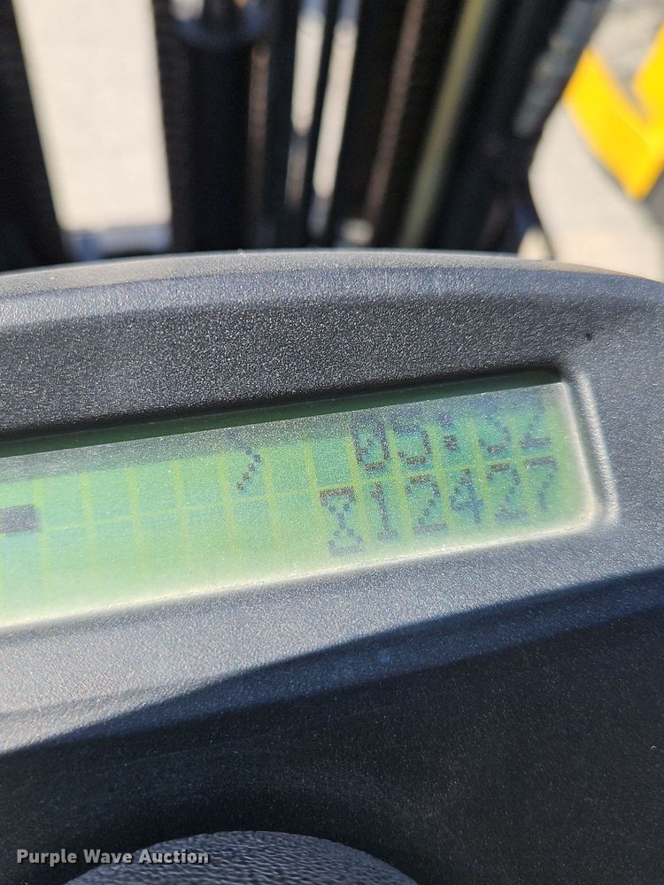 image for item OJ9826 Yale GLC050VXNVSE083 forklift