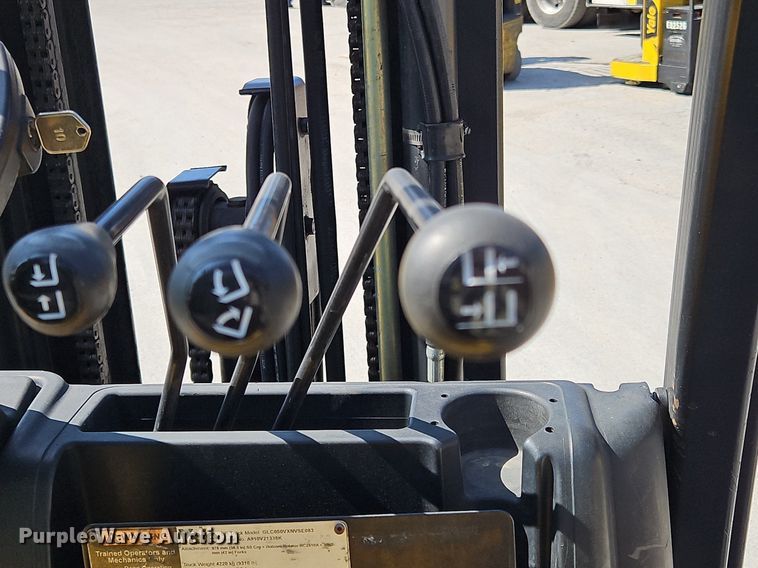 image for item OJ9826 Yale GLC050VXNVSE083 forklift