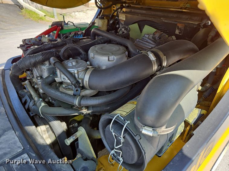 image for item OJ9826 Yale GLC050VXNVSE083 forklift