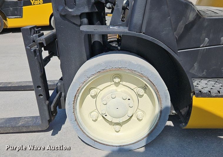 image for item OJ9826 Yale GLC050VXNVSE083 forklift
