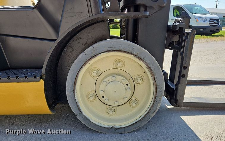 image for item OJ9826 Yale GLC050VXNVSE083 forklift