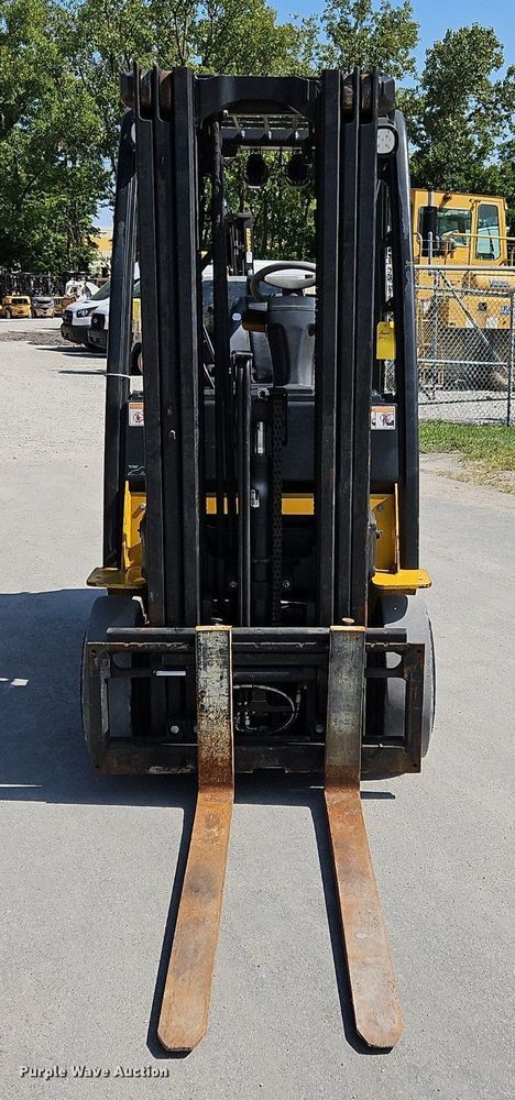image for item OJ9827 Yale GLC050VXNVSE083 forklift