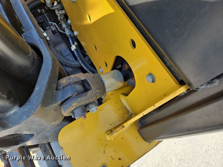 image for item OJ9827 Yale GLC050VXNVSE083 forklift