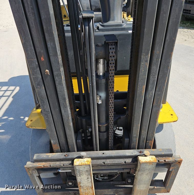 image for item OJ9827 Yale GLC050VXNVSE083 forklift