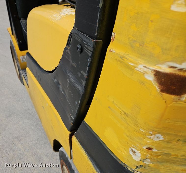 image for item OJ9827 Yale GLC050VXNVSE083 forklift