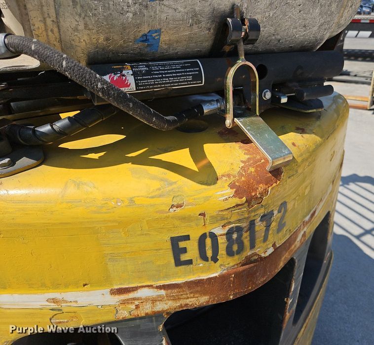 image for item OJ9827 Yale GLC050VXNVSE083 forklift