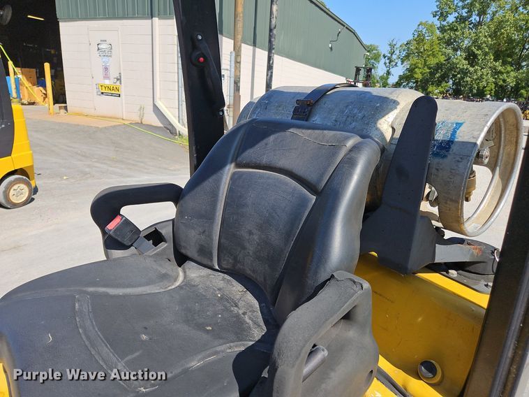 image for item OJ9827 Yale GLC050VXNVSE083 forklift