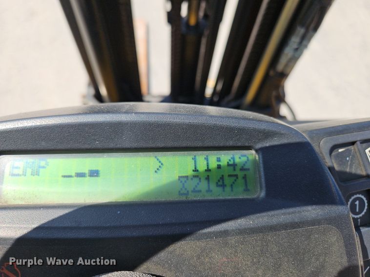 image for item OJ9827 Yale GLC050VXNVSE083 forklift