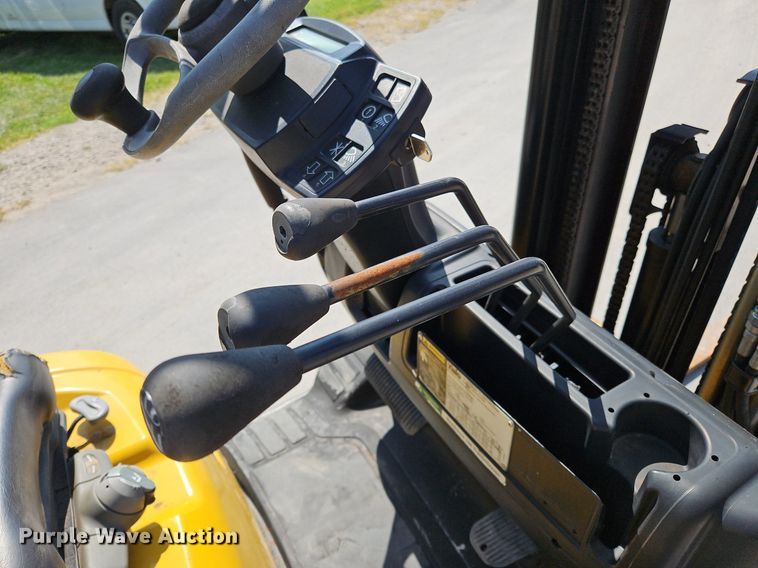 image for item OJ9827 Yale GLC050VXNVSE083 forklift