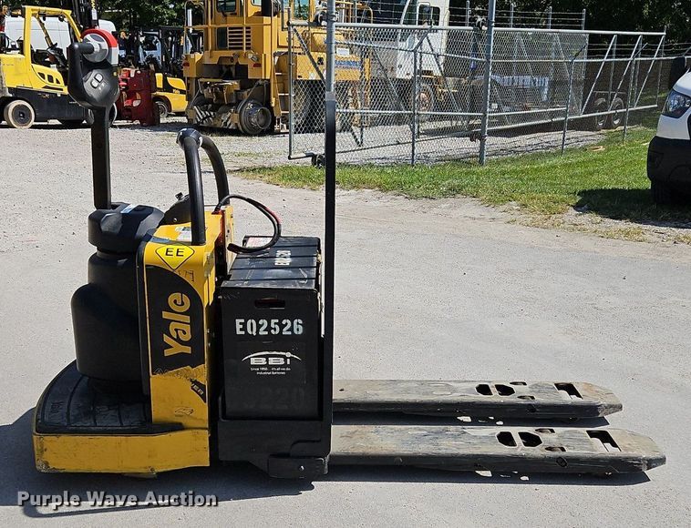 image for item OJ9828 Yale MPE060LVGN24T2748 order picker