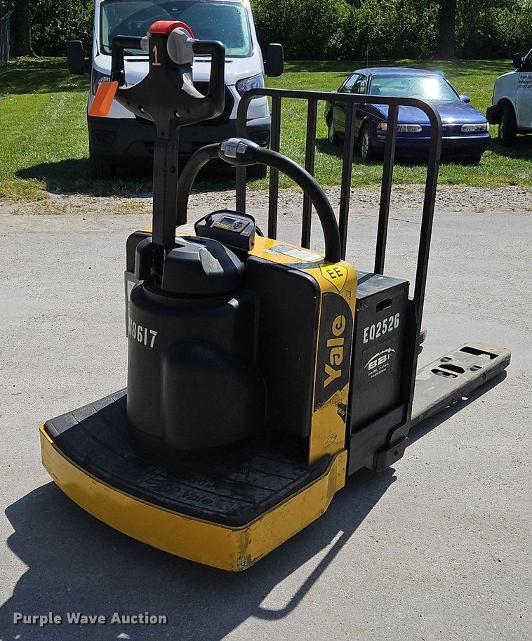 image for item OJ9828 Yale MPE060LVGN24T2748 order picker