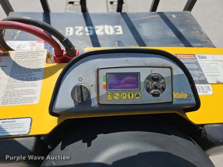 image for item OJ9828 Yale MPE060LVGN24T2748 order picker