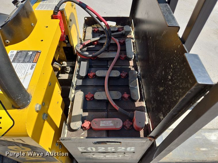 image for item OJ9828 Yale MPE060LVGN24T2748 order picker