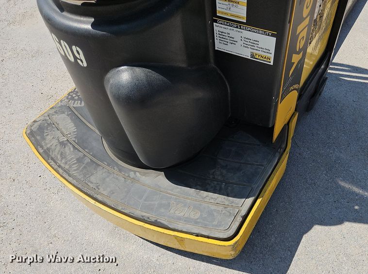 image for item OJ9829 2014 Yale MPE060LVGN24T2748 order picker