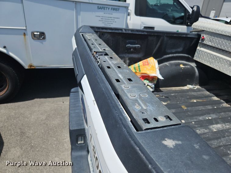 image for item OK9979 2016 Ford  F150 XLT SuperCrew pickup truck