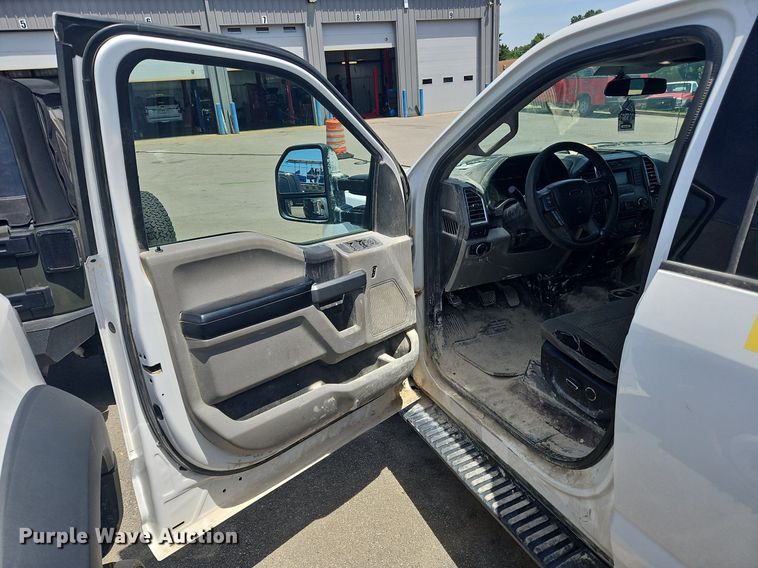 image for item OK9979 2016 Ford  F150 XLT SuperCrew pickup truck