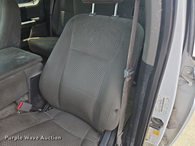 image for item OK9979 2016 Ford  F150 XLT SuperCrew pickup truck